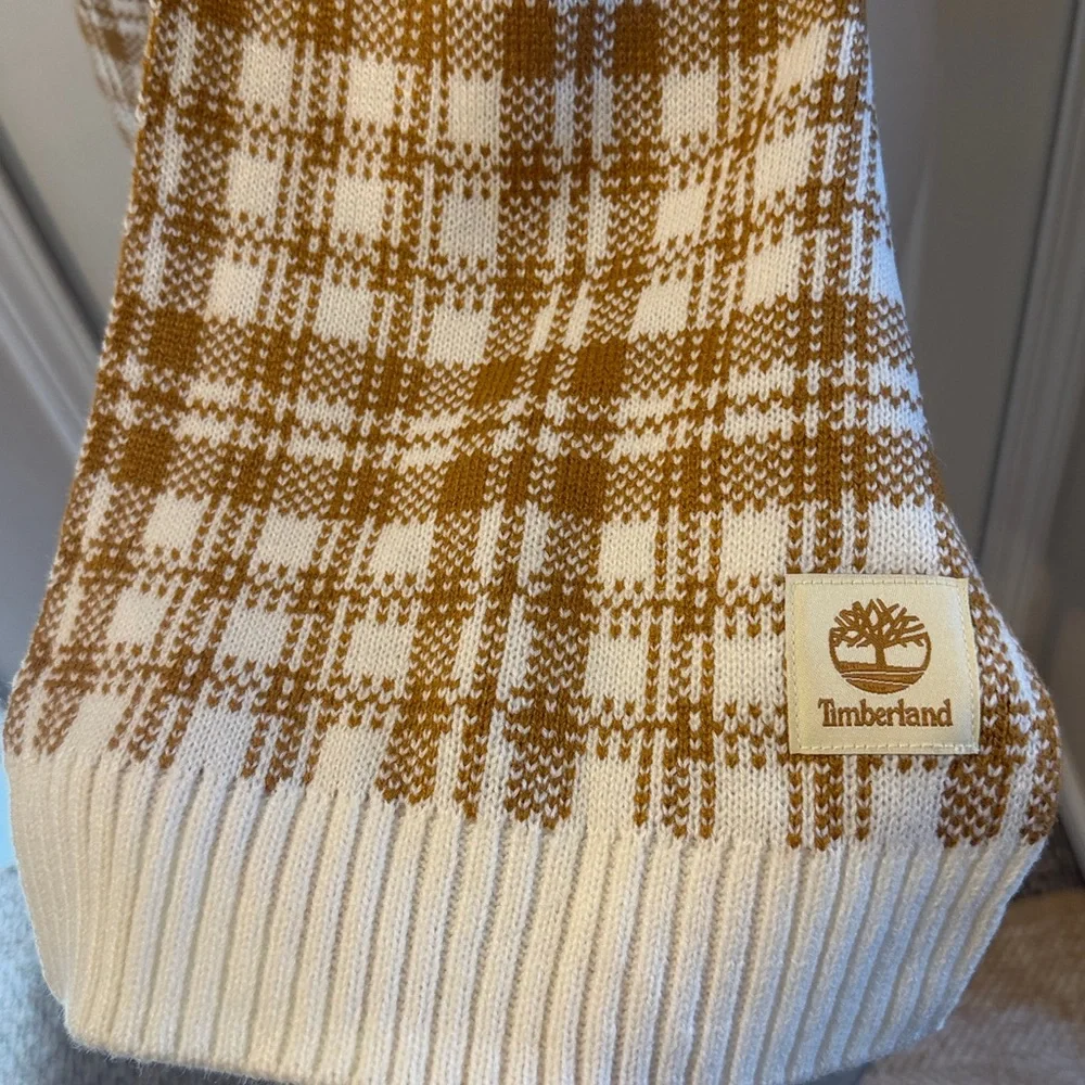 Timberland White and Brown Knit Scarf
